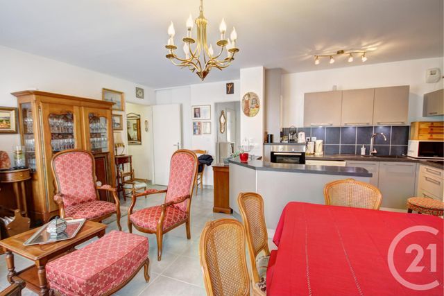 Appartement T3 à vendre - 3 pièces - 64.33 m2 - ANGERS - 49 - PAYS-DE-LOIRE - Century 21 Maison Sabot Appartement T3 à vendre - 3 pièces - 64.33 m2 - ANGERS - 49 - PAYS-DE-LOIRE - Century 21 Maison Sabot
