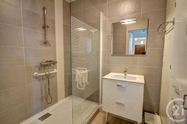 Appartement F3 à vendre - 4 pièces - 78.96 m2 - ANGERS - 49 - PAYS-DE-LOIRE - Century 21 Maison Sabot Appartement F3 à vendre - 4 pièces - 78.96 m2 - ANGERS - 49 - PAYS-DE-LOIRE - Century 21 Maison Sabot