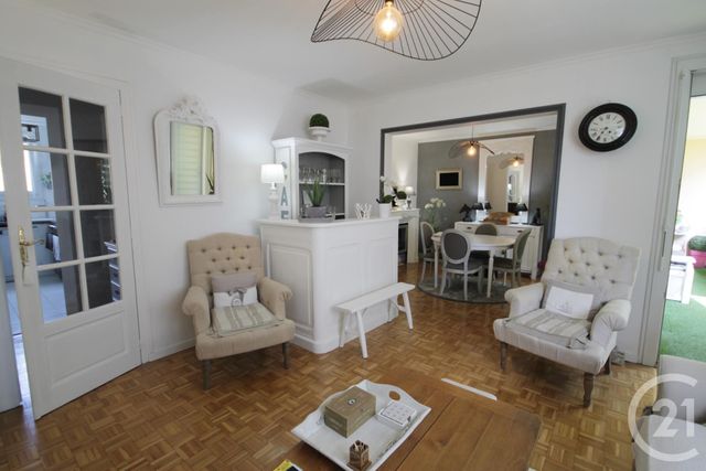 Afficher la photo en grand Appartement T4 à vendre - 4 pièces - 82.45 m2 - ANGERS - 49 - PAYS-DE-LOIRE - Century 21 Maison Sabot